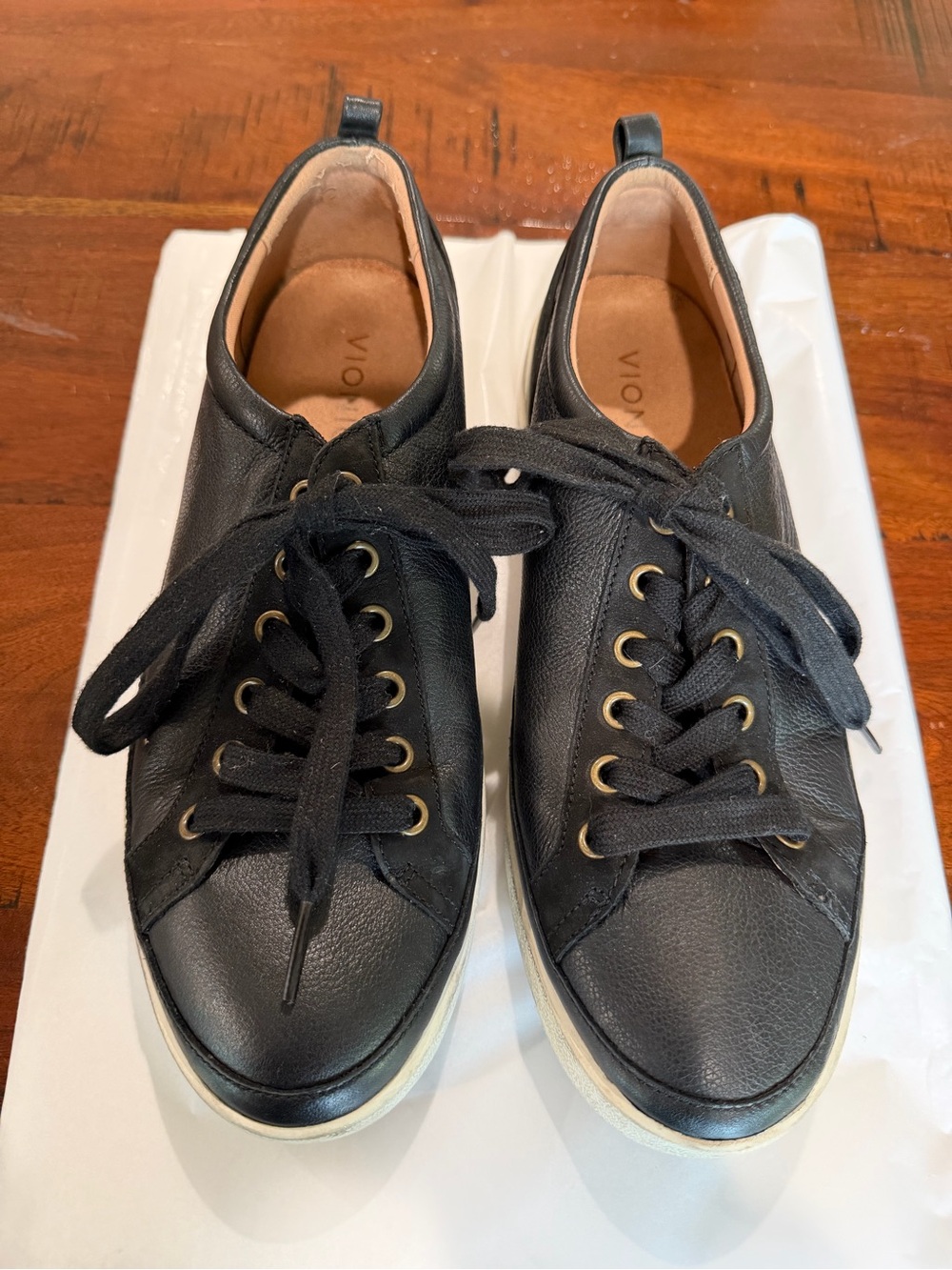 Vionic Black Comfort Shoe